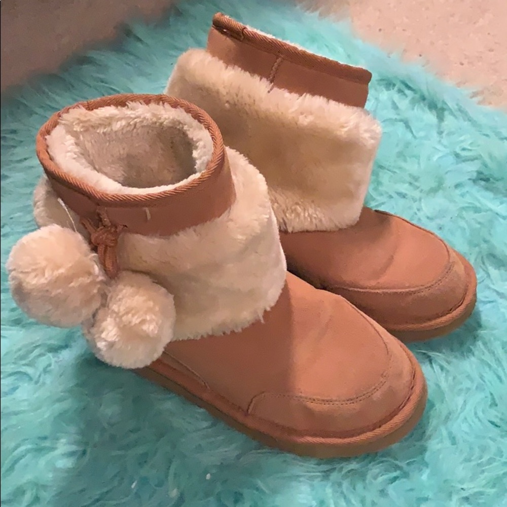 Chestnut UGGs